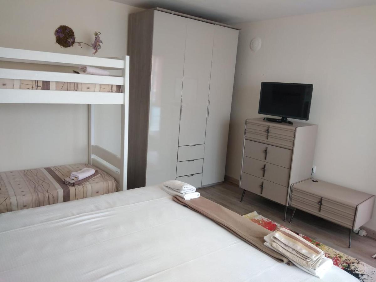 Къща За Гости Синьо Лято Pomorie Ngoại thất bức ảnh